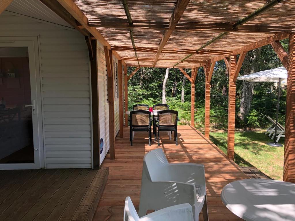 Les Cabanes De Rouffignac Villa Exterior foto